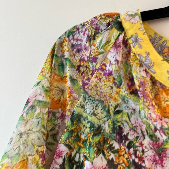 Figueroa & Flowers Sheer Floral Blouse - Picture 3 of 10